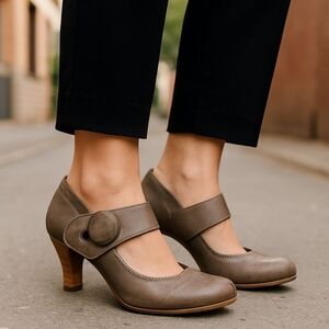 Ateliers Retro Mary Janes Gray Leather Shoes Size 9.5/10 Size 41